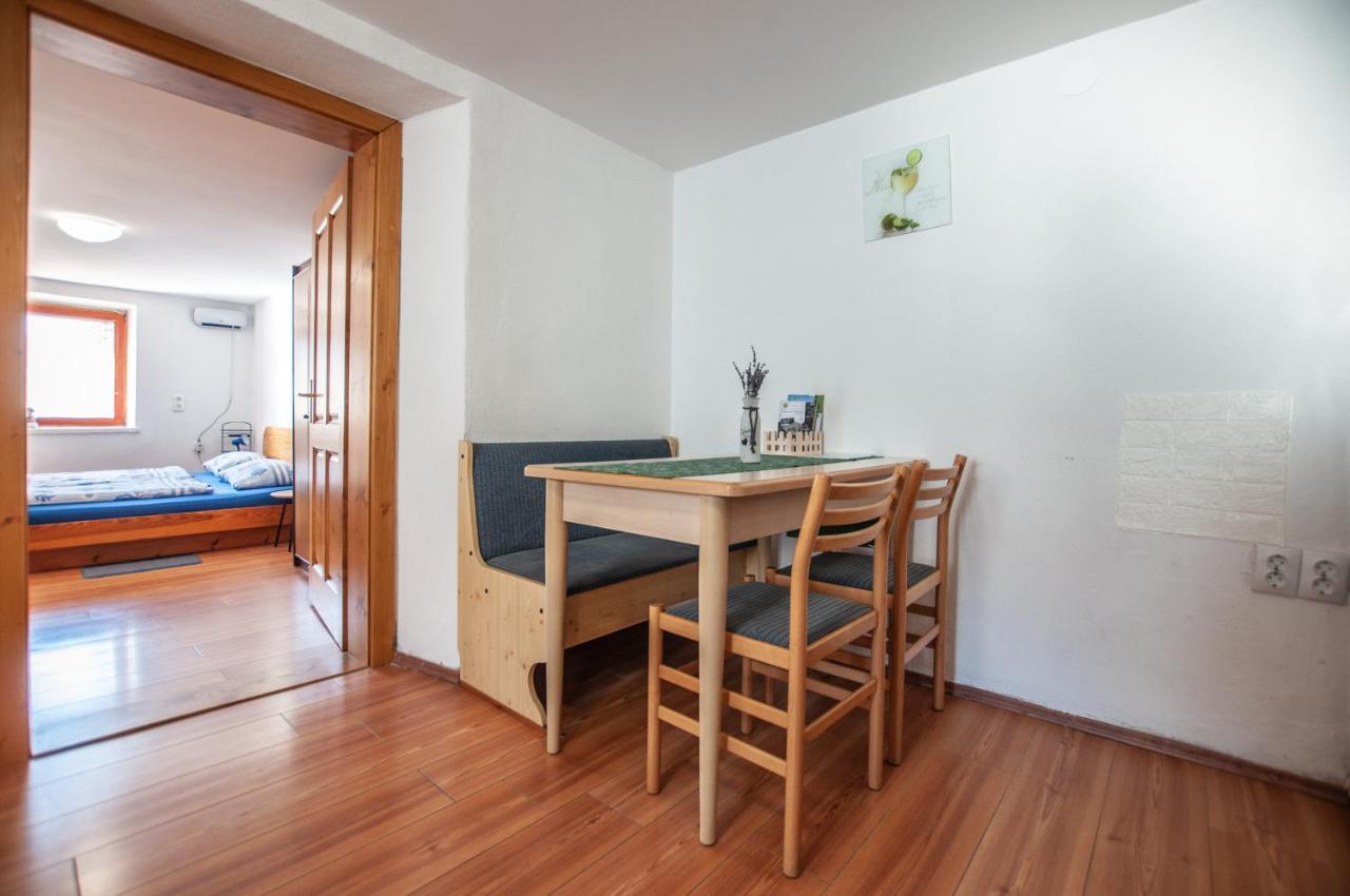 Hostel, Rooms And Apartment Ceklin Бохин Екстериор снимка