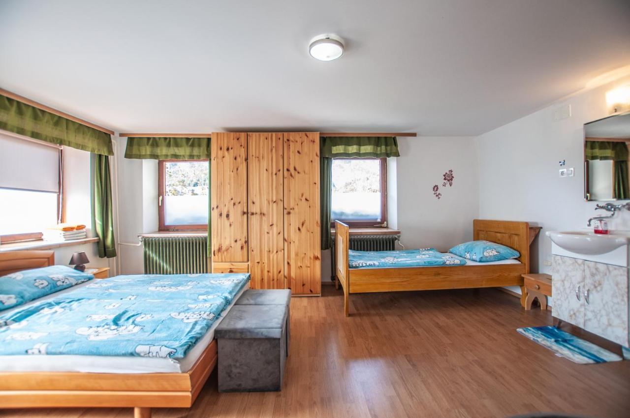 Hostel, Rooms And Apartment Ceklin Бохин Екстериор снимка