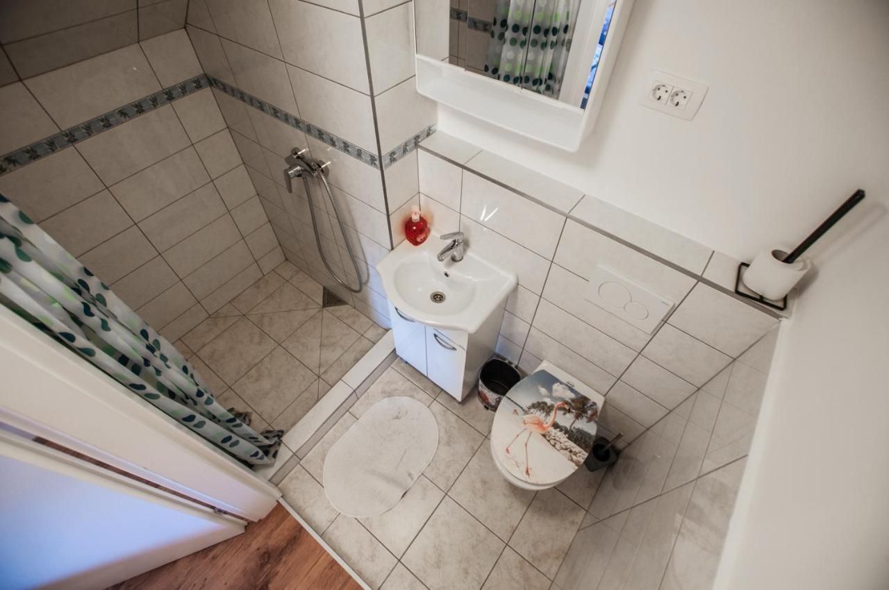Hostel, Rooms And Apartment Ceklin Бохин Екстериор снимка